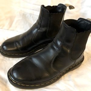 DR MARTENS VEGAN CHELSEA BOOT